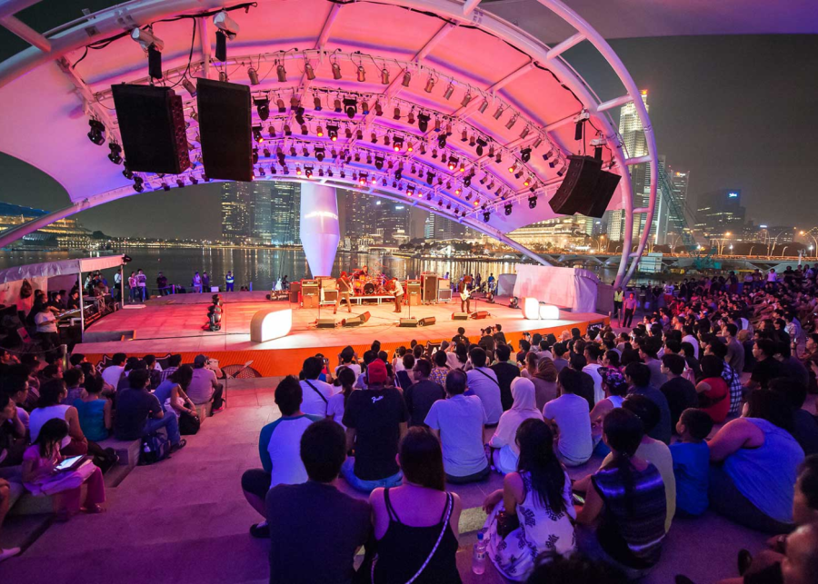 free performances at esplanade - free things to do in singapore
