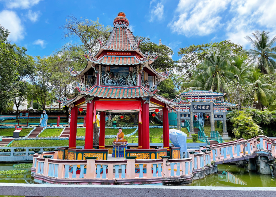 haw par villa - free things to do in singapore
