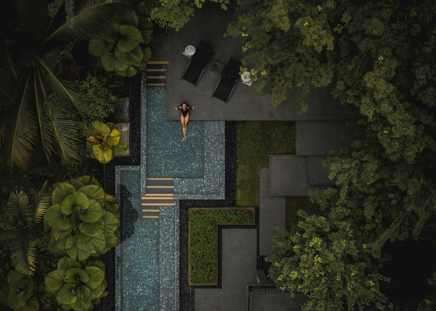 Best-green-hotels-in-Singapore-Lloyds-Inn-swimming-pool-topdown-view