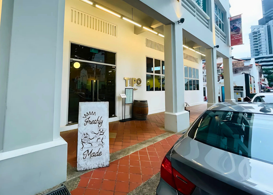 Tipo Pasta Bar's entrance | Affordable restaurants in Singapore