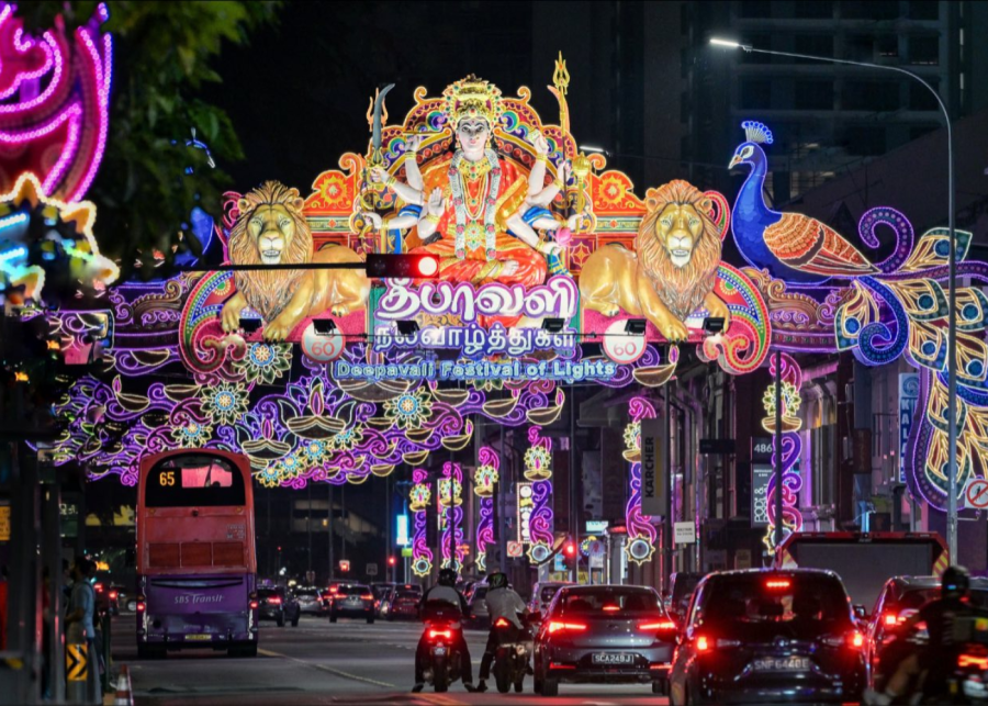 admire the deepavali lights - deepavali in singapore