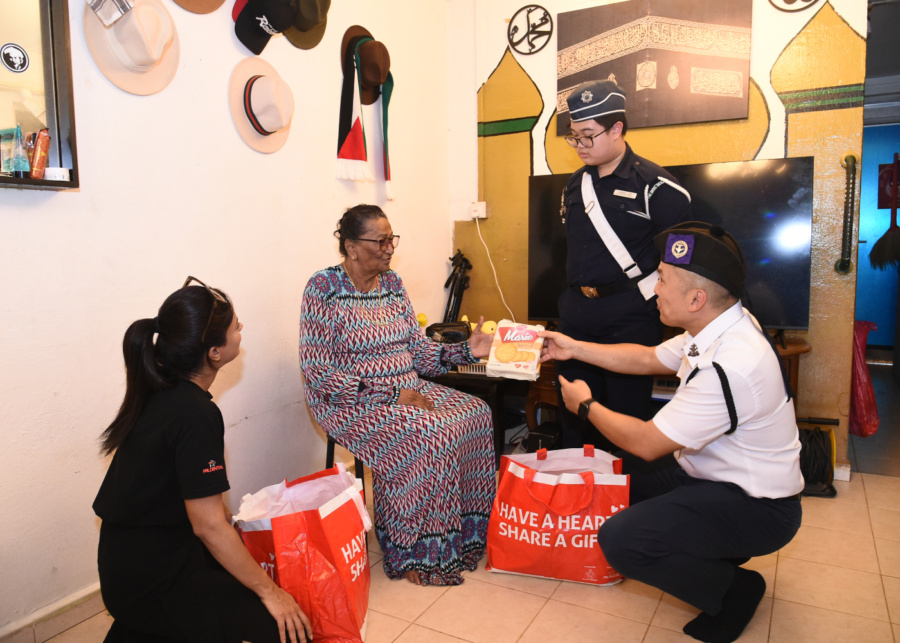 The Boys' Brigade Share-a-Gift | Volunteer in Singapore for Christmas