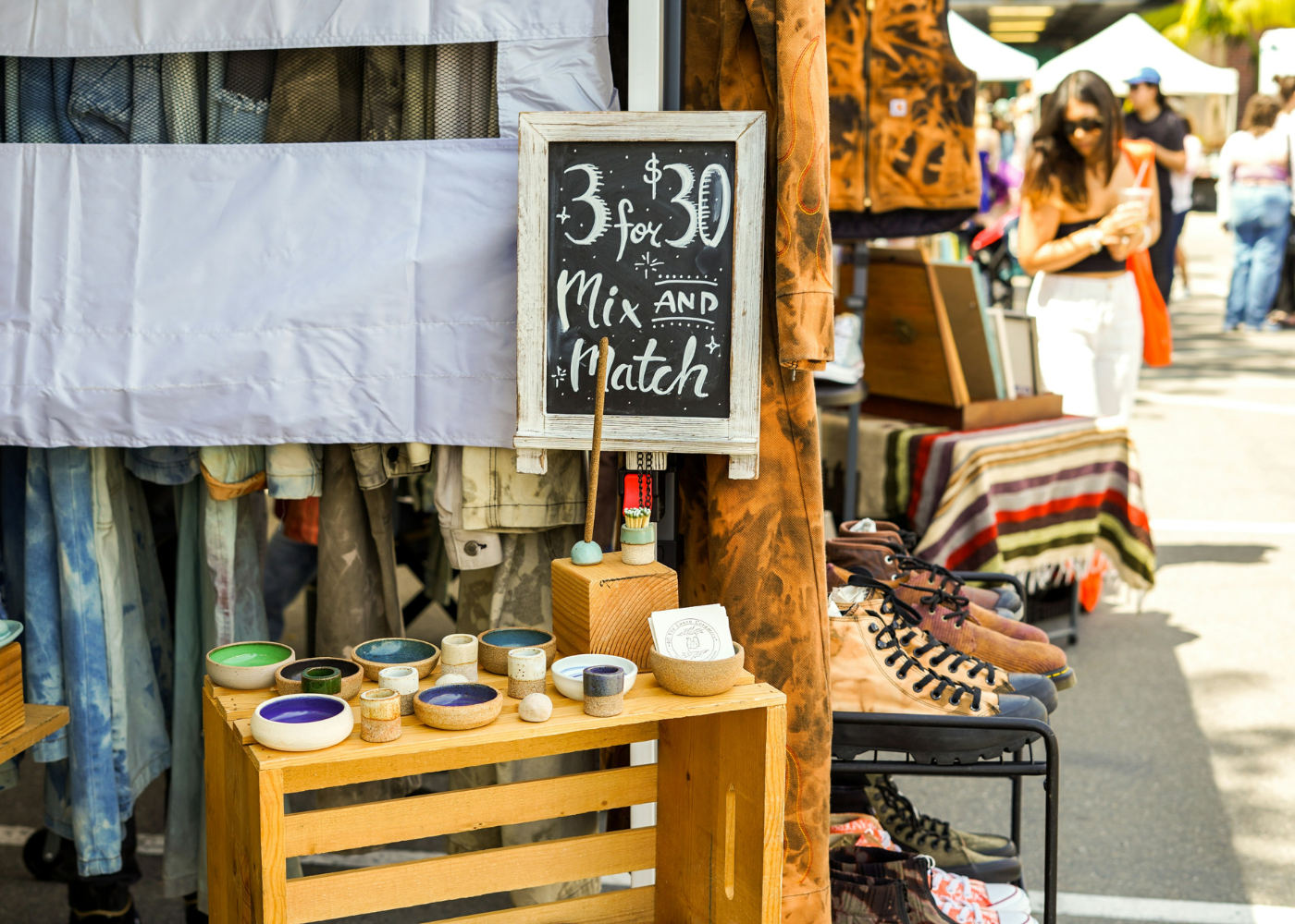 flea market singapore-outfoor-market-good-bargain