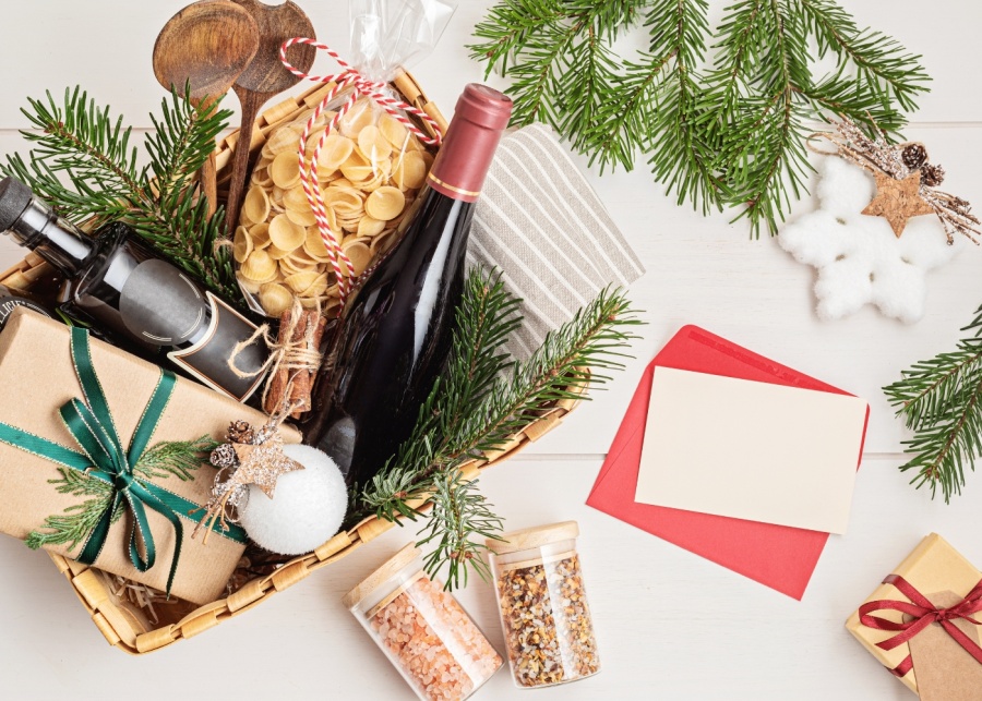 Best Christmas hampers in Singapore with convenient doorstep delivery