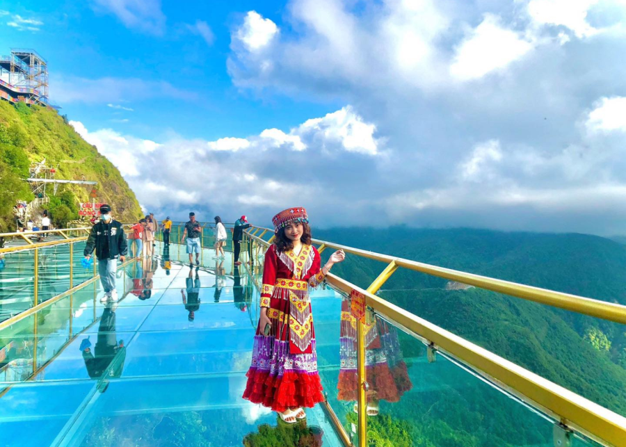 Rong May Glass Bridge-sapa-vietnam