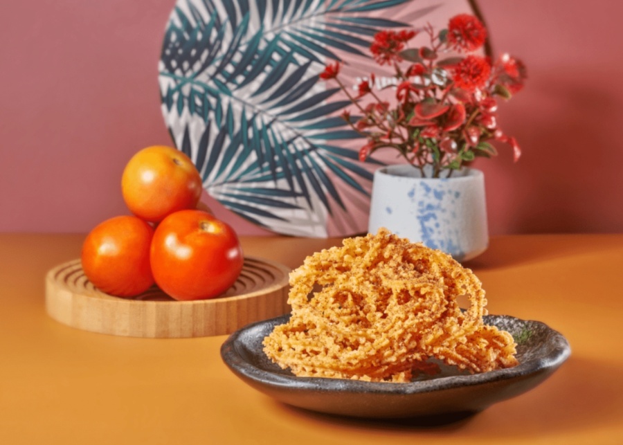 Unique CNY goodies - Mdm Ling Bakery tomato murukku crisps