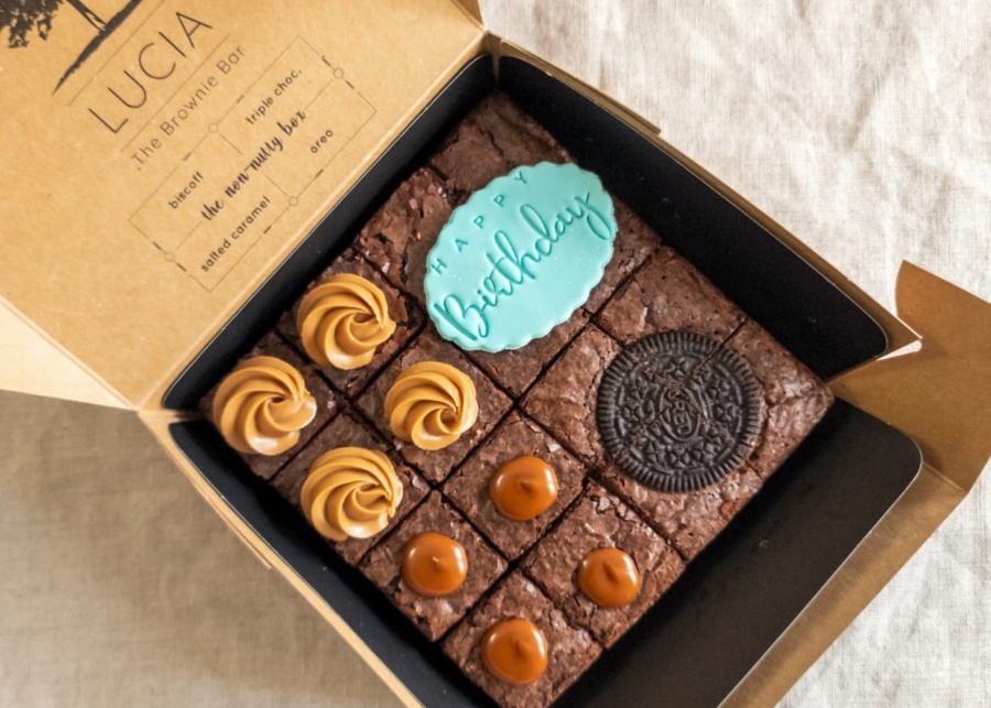 Best cake delivery in Singapore - Lucia The Brownie Bar - happy birthday brownie box