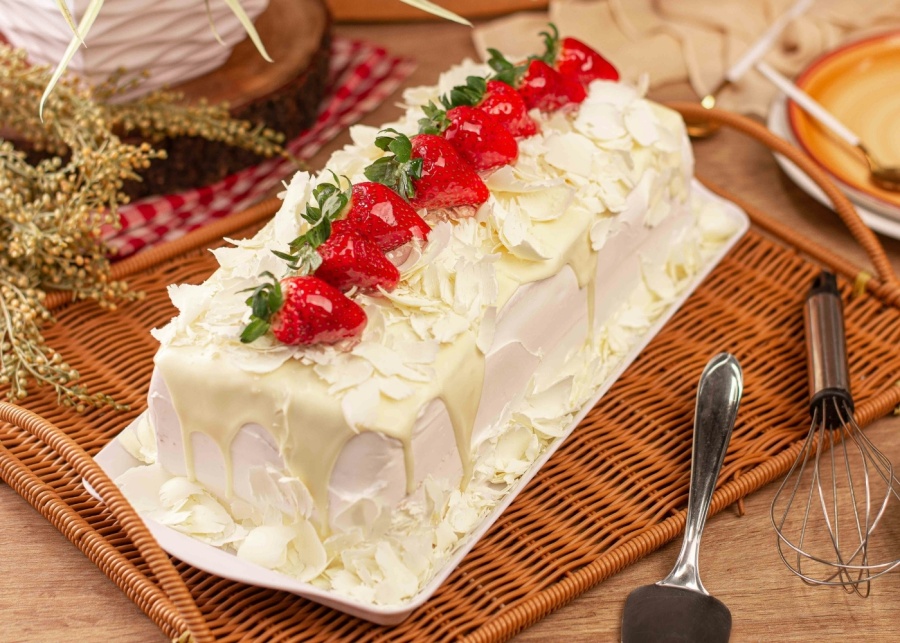 26 best cake delivery services in Singapore for birthdays, anniversaries and other celebrations
