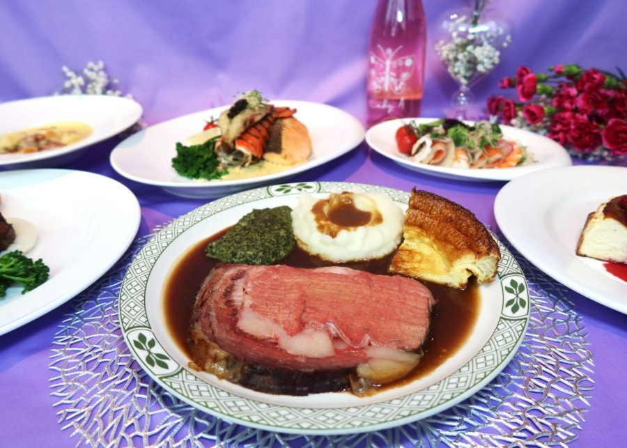 Mothers-Day-feasts-2025-Lawrys-The-Prime-Rib-Singapore