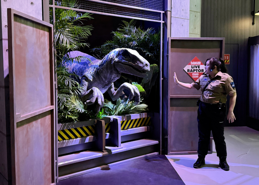 jurassic world the experience | blue the velociraptor
