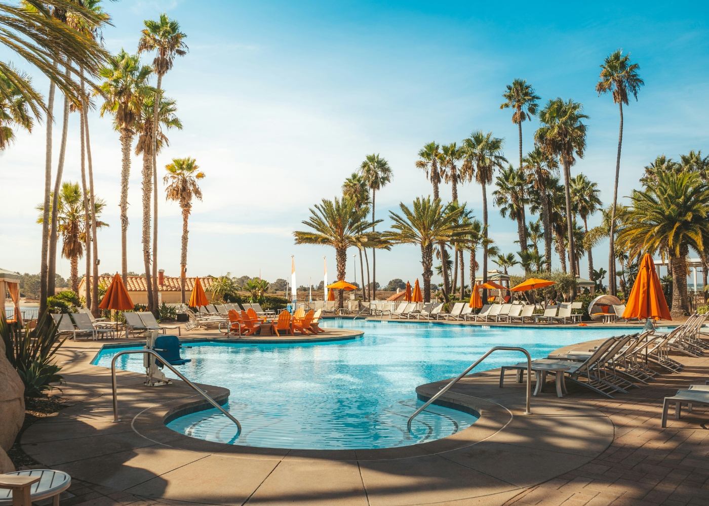 Best hotels in Singapore - Outdoor swimming pool with sun loungers