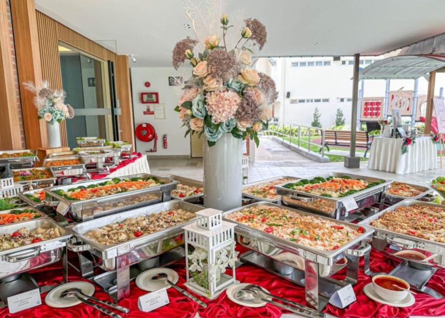 best-wedding-catering-singapore-hows-catering-buffet-style-spread