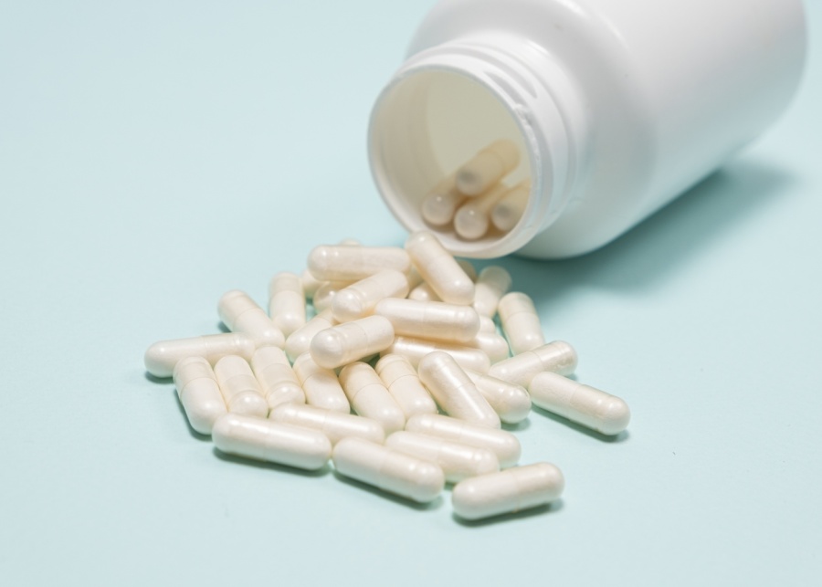 Bioglan Platinum Probiotics - Benefits of probiotics - Bottle of probiotic pills