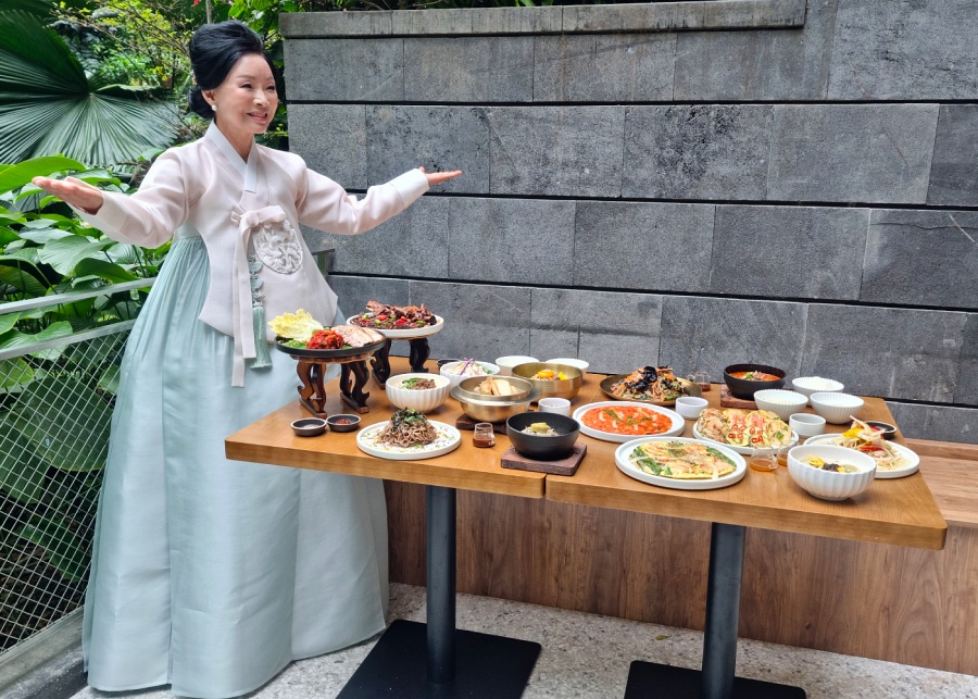 Professor Park, founder of Gwangjang Gaon | Gwangjang Gaon in Singapore review