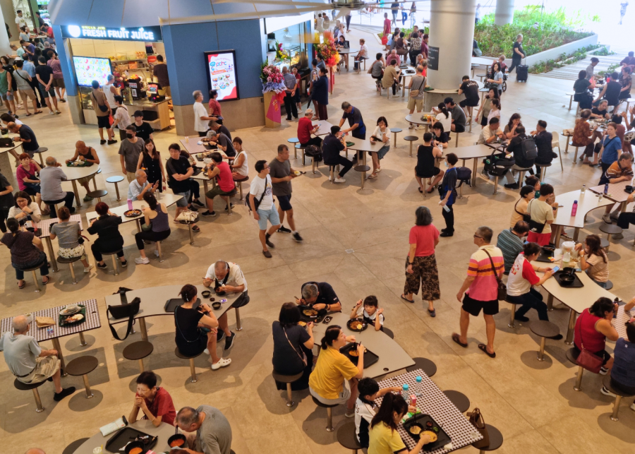 The crowd at Punggol Coast Hawker Centre