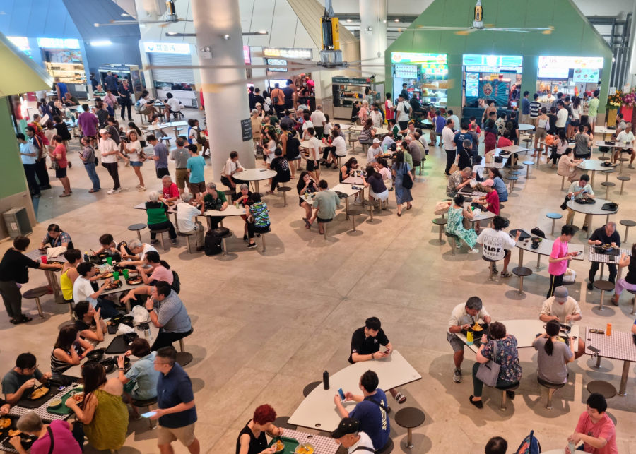The crowd at Punggol Coast Hawker Centre