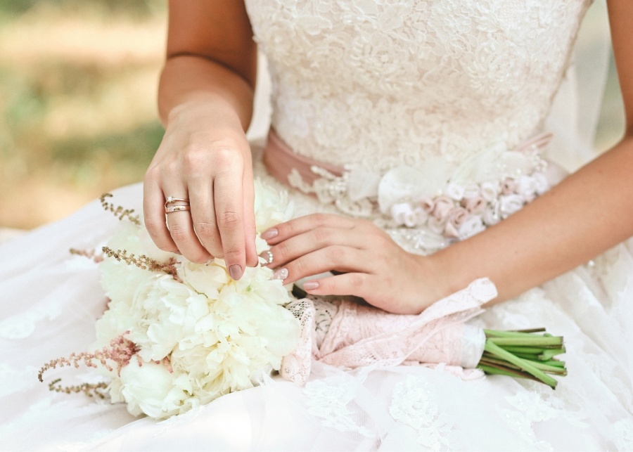 The ultimate wedding ring buying guide in Singapore: Jewellers share tips and answer your commonly asked questions