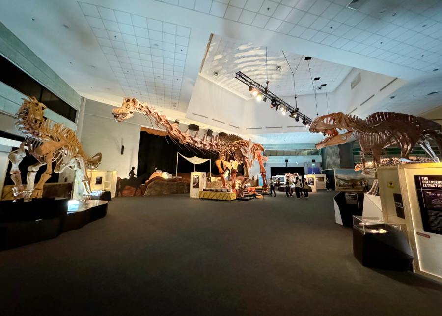 dinosaur exhibition singapore patagotitan cast