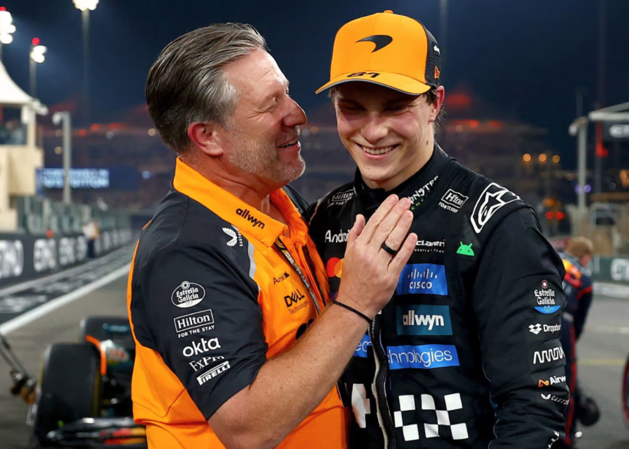 zak brown oscar piastri sands theatre marina bay - f1 drivers in singapore meet and greet