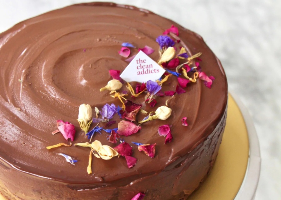 Best cake delivery services in Singapore - The Clean Addict - Flourless cocoa whole foods vegan fudge cake