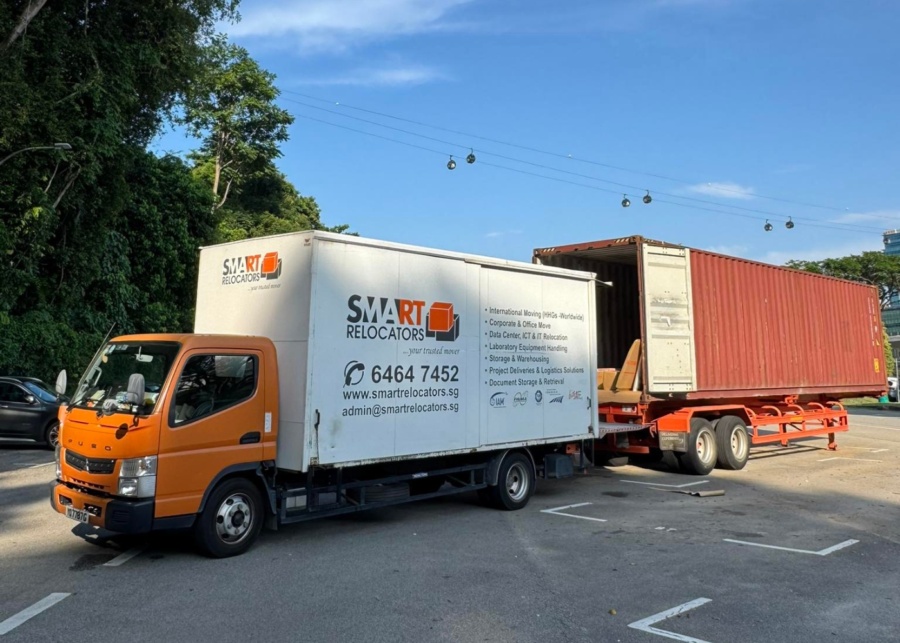 Best movers in Singapore - Smart Relocators moving van