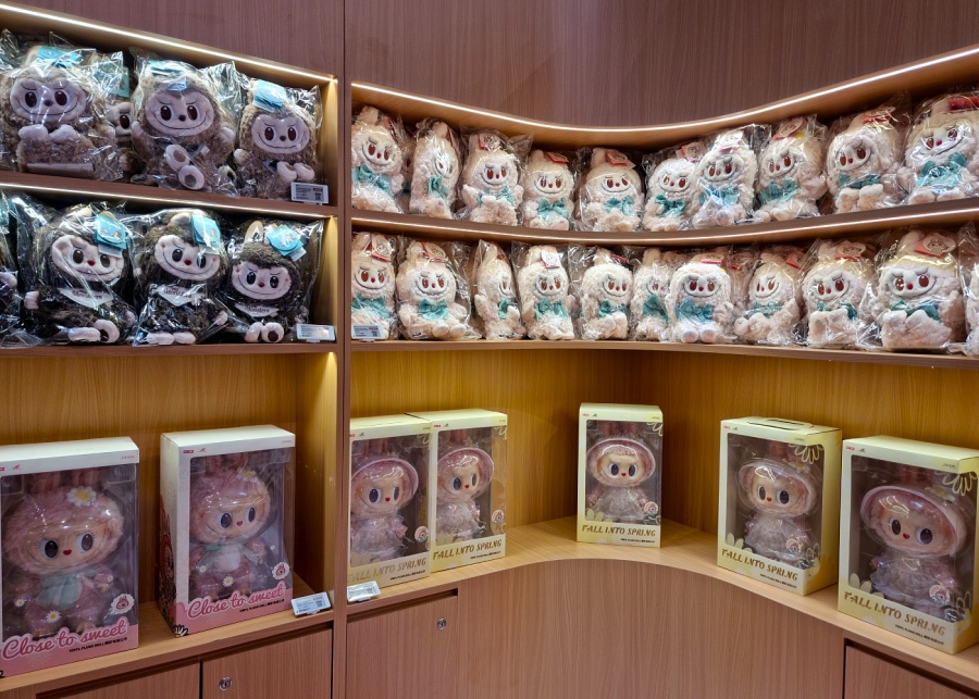 Labubu and Mokoko hand puppets and Mokoko vinyl plush doll pendants | Pop Land pop-up store in Singapore