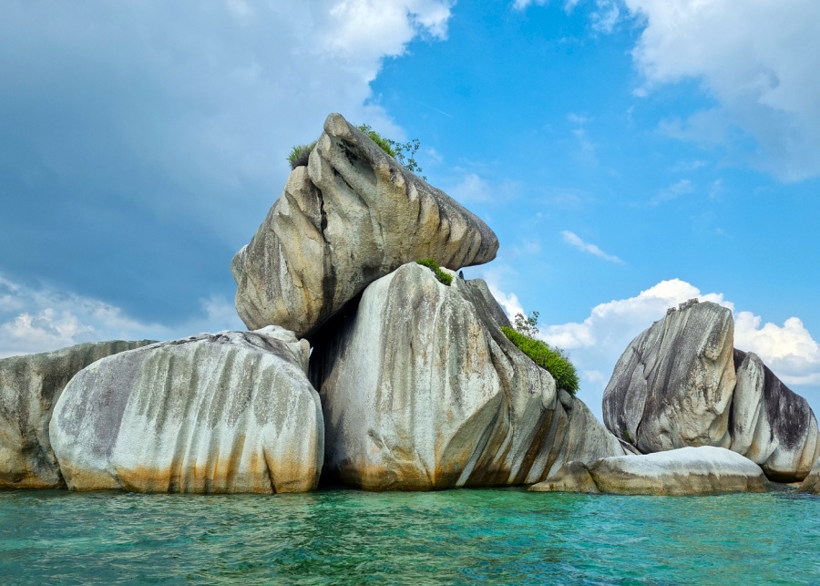 Granite boulder formations along the ocean | Tanjung Kelayang Reserve, Belitung Island, Indonesia