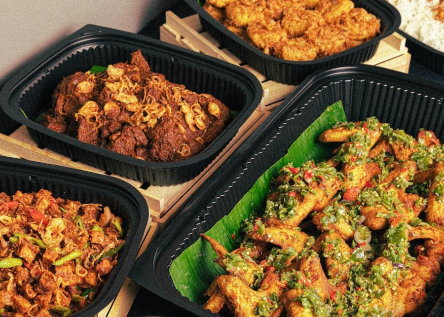 Best halal food catering in Singapore - Rumah Makan Minang express buffet setup