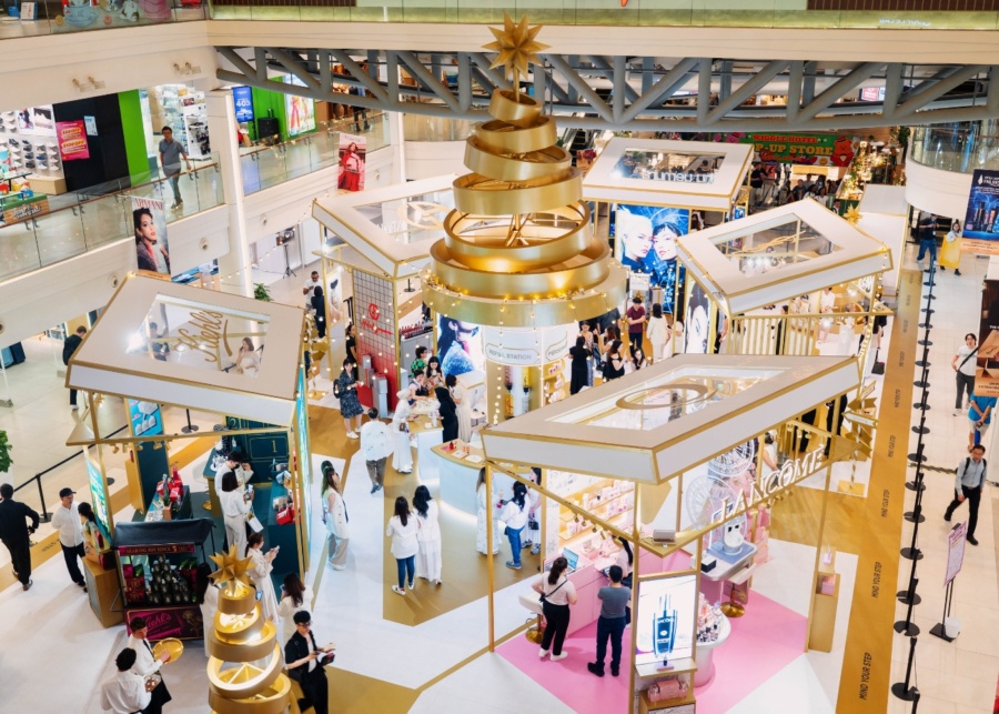 Best things to do in Singapore in December 2025 - Unwrap Your Extraordinary Beauty at Plaza Singapura