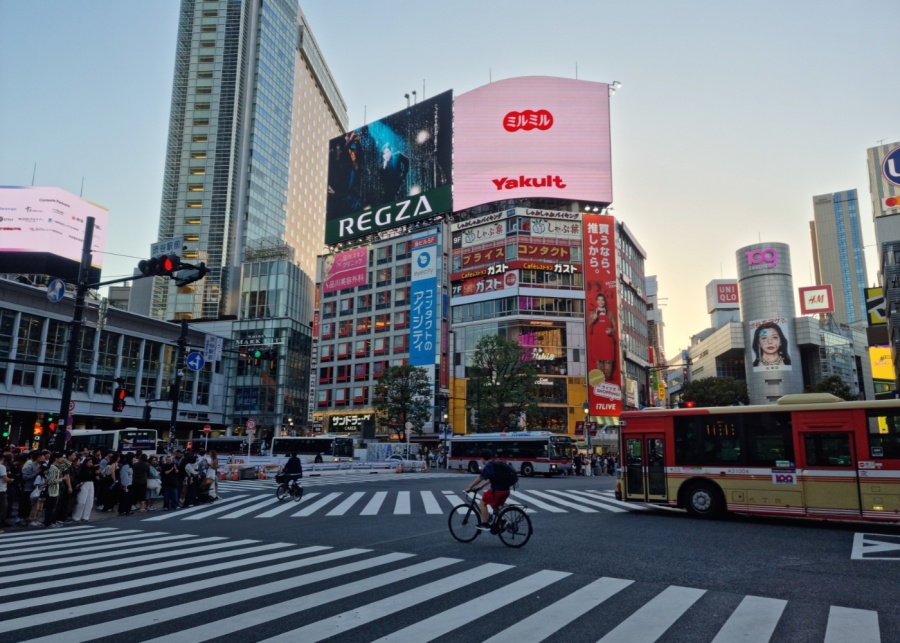 Ubigi eSIM review - Tokyo, Japan Shibuya Crossing