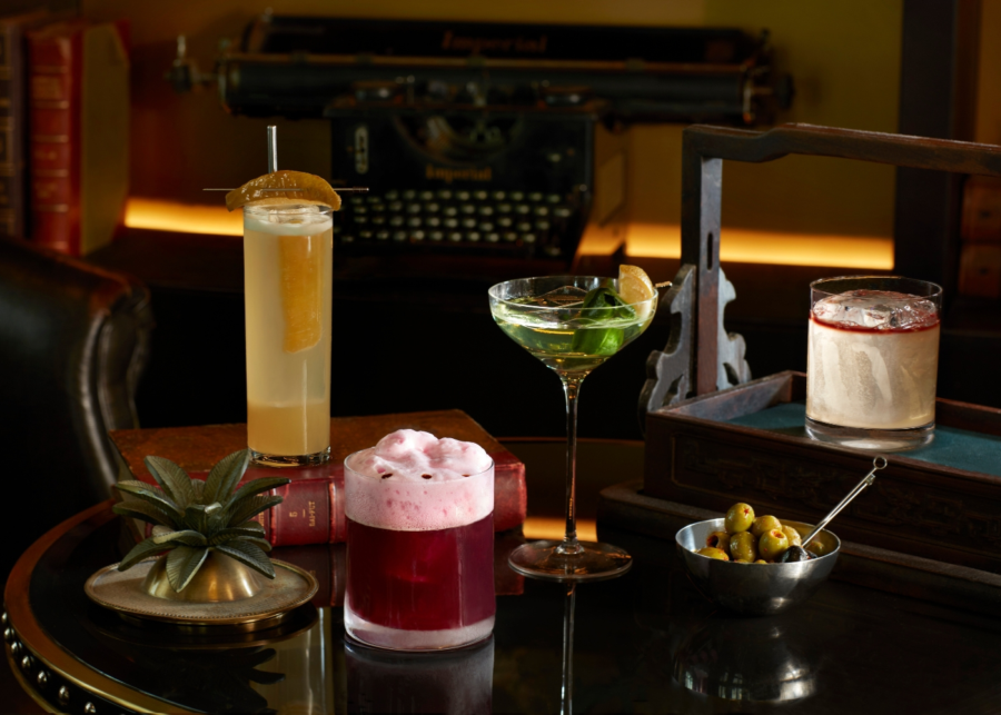 writers bar - cocktail bars in singapore