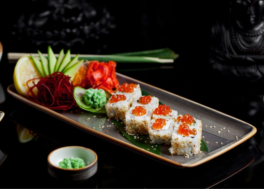 Best Japanese buffet restaurants in Singapore - Kushi Japanese Dining plate of maki rolls