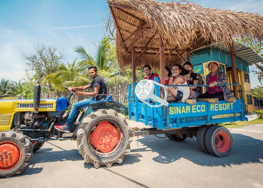Unique things to do in Johor Bahru - Sinar Eco Resort family on a farm ride