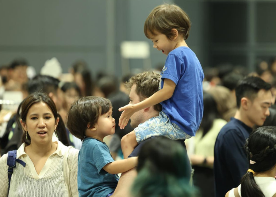 Family shopping | Public Garden market at Suntec Singapore