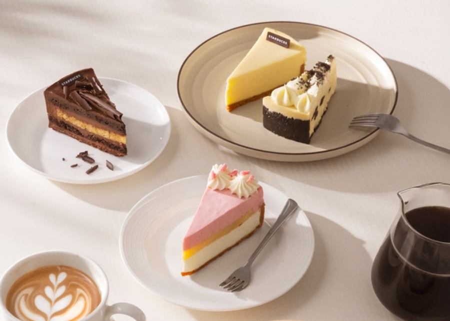 Best birthday freebie in Singapore - Starbucks slice cakes and coffee
