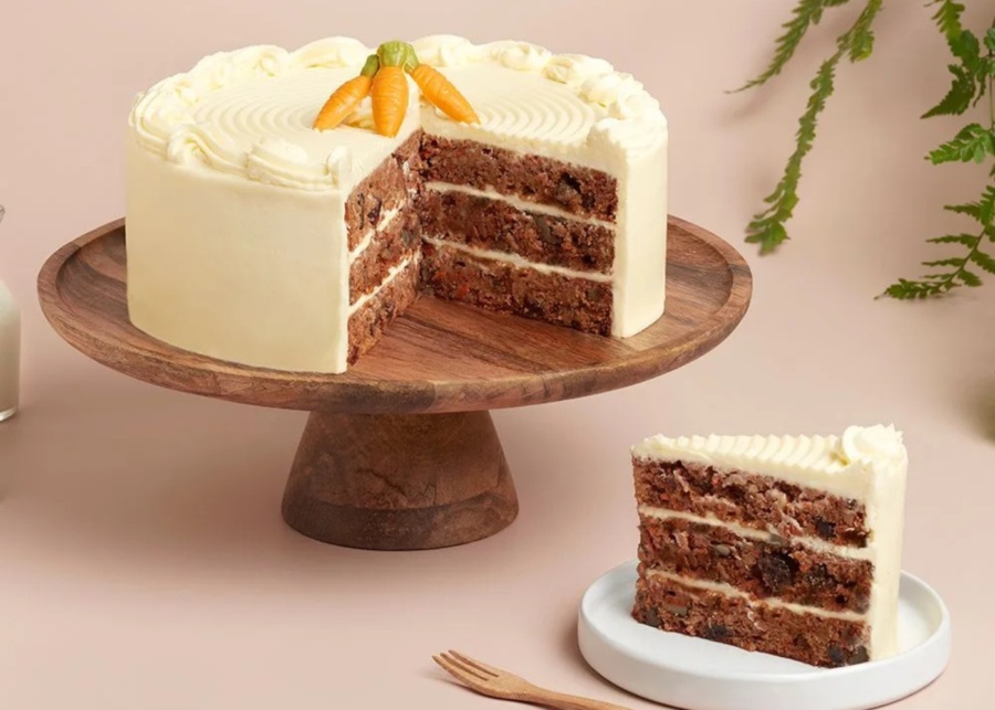 Best birthday freebie in Singapore - The Coffee Bean and Tea Leaf carrot cake