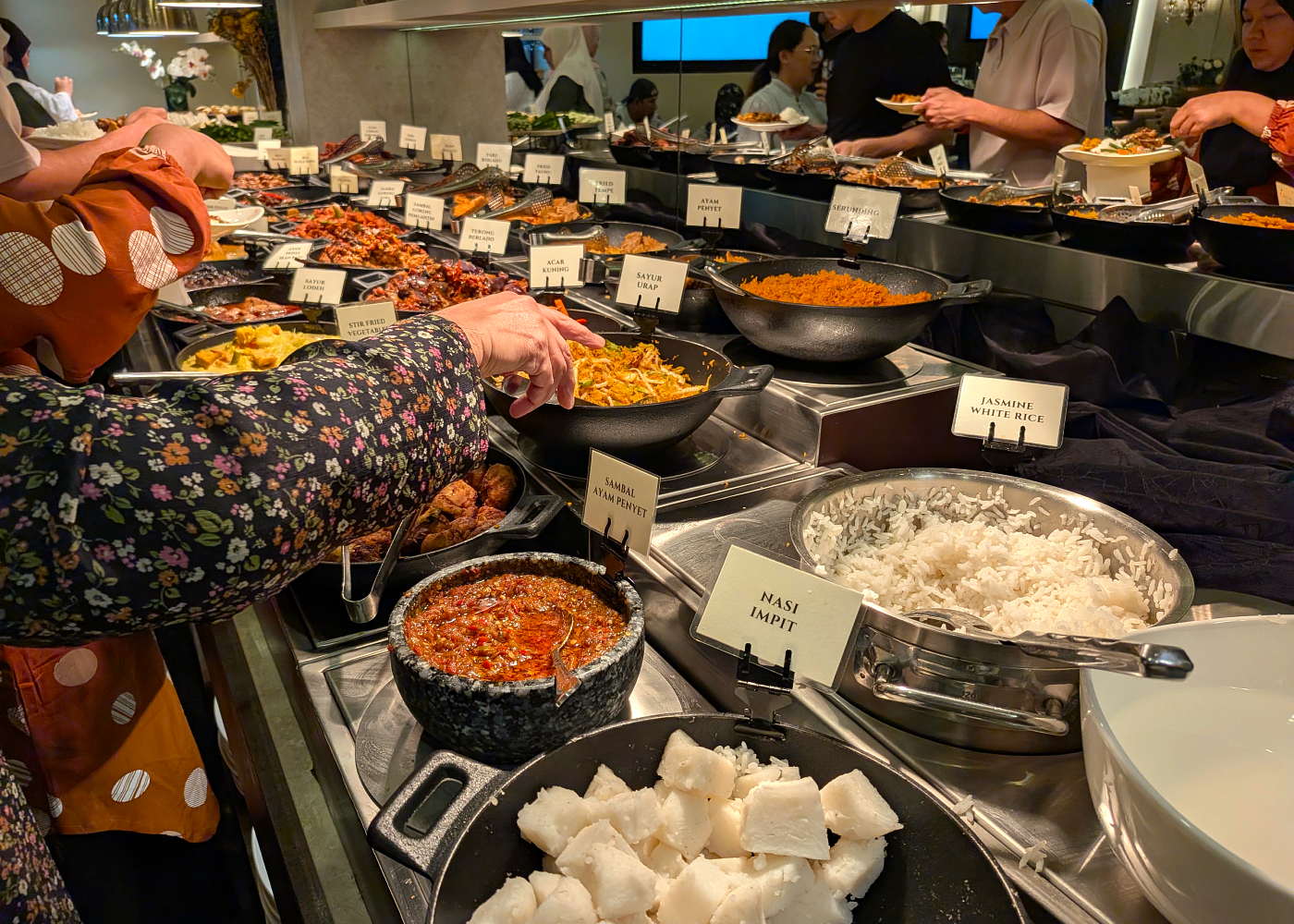 The Buffet Club Review: The Best Halal Buffet in Singapore?