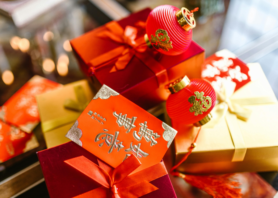 CNY corporate gifts in Singapore: Spread festive cheer with cookies, bak kwa, and limited-edition Chinese New Year gifts