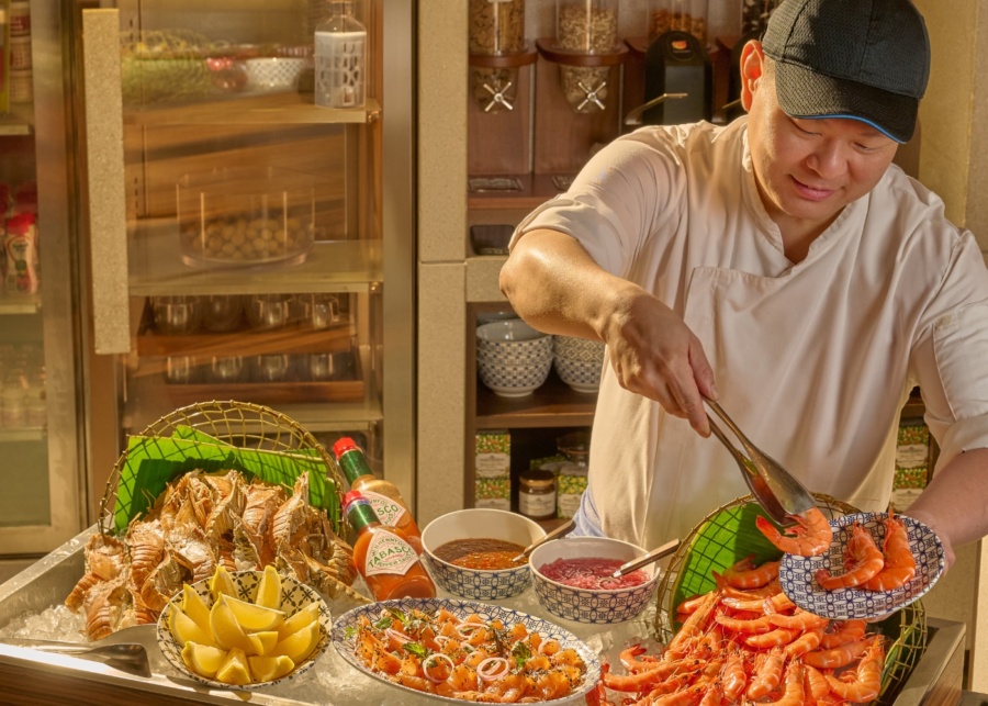 Best boozy brunches in Singapore - Alley Brunch Social seafood spread