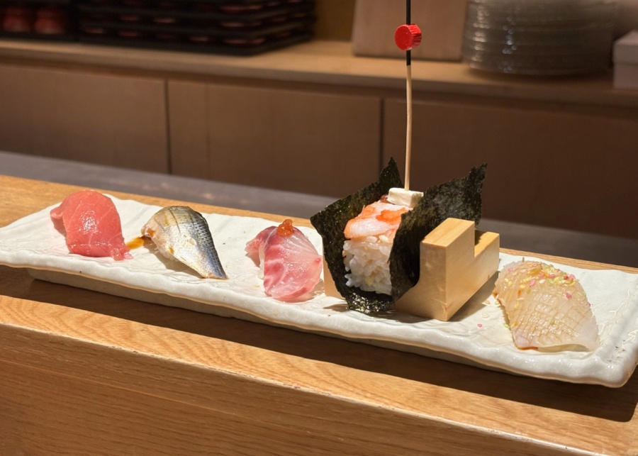 Haku Sushi Great World review - Chutoro, kohada, hirame, Hako sushi and yari ika