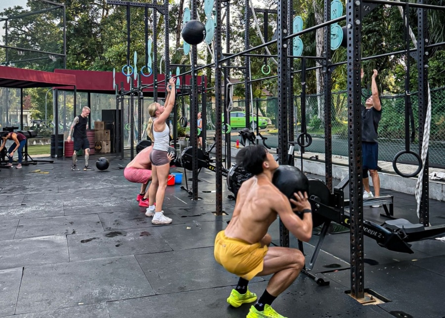 Best Hyrox training clubs in Singapore - Wao Fitness outdoor Hyrox training