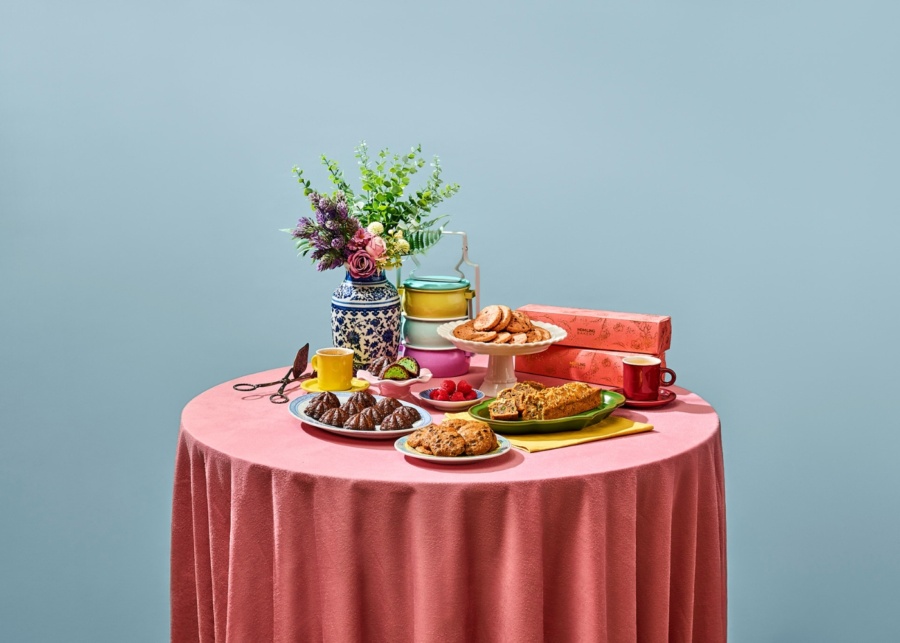 Mother's Day 2026 gifts in Singapore - Mdm Ling Bakery cendol gula melaka travel cake and pandan canele