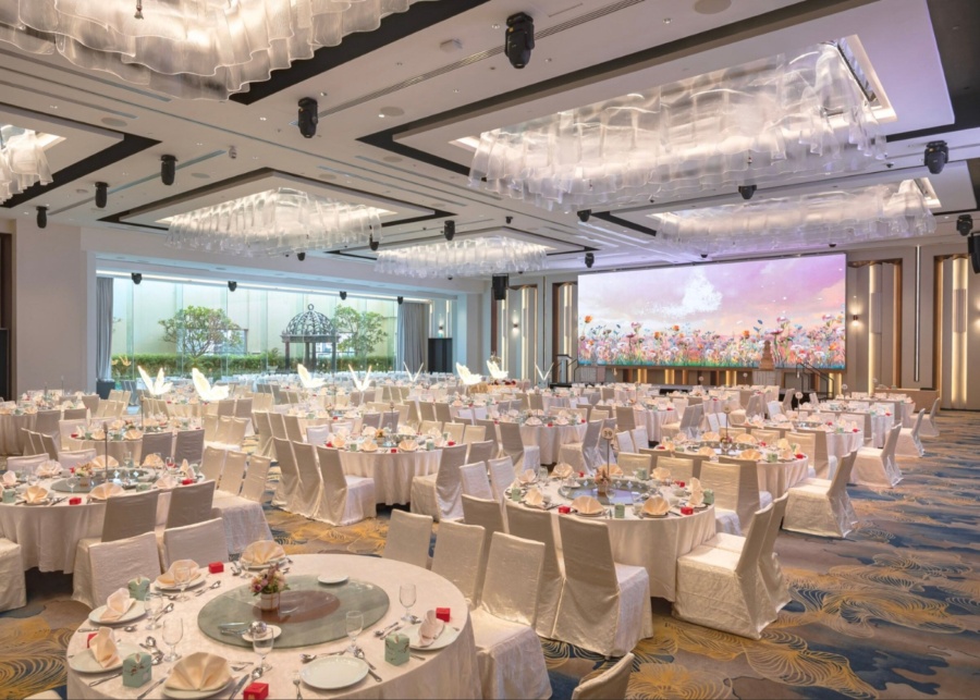 Best wedding venues in Singapore - Grand Copthorne Waterfront Hotel Singapore Grand Ballroom with outdoor pavilion