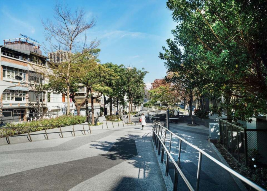 Things to do in Taipei, Taiwan - Zhongshan Linear Park outdoor area