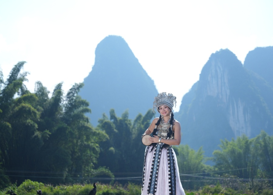 Where to get a Hanfu photoshoot experience in Singapore - Yangshuo China photoshoot in mountainous region