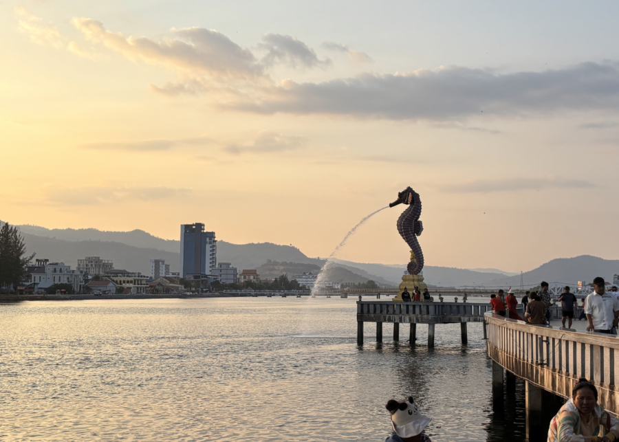 kampot seahorse statue - things to do in kampot kep cambodia