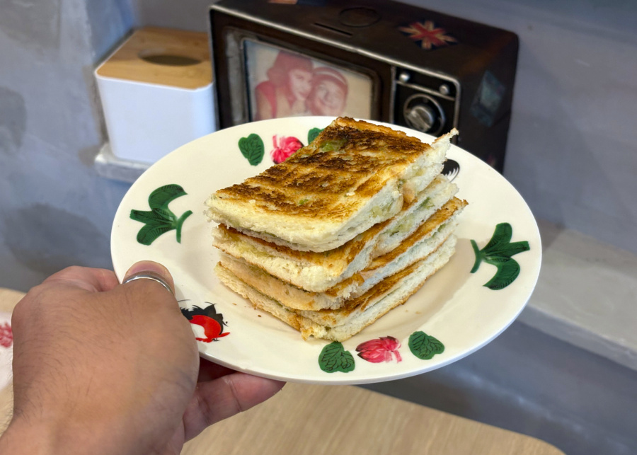 Thai green tea kaya toast | Yaowarat Cafe in Singapore
