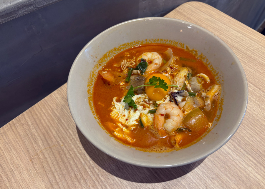 Tomyum Mama noodles | Yaowarat Cafe in Singapore