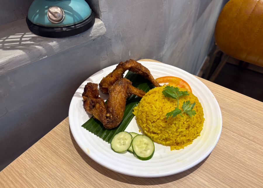 Tuk tuk chicken rice | Yaowarat Cafe in Singapore