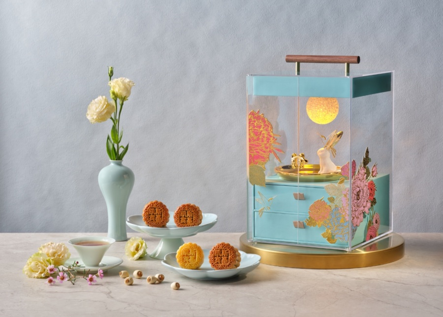 Best mooncakes for Mid-Autumn 2026 - The Capitol Kempinski Hotel musical box